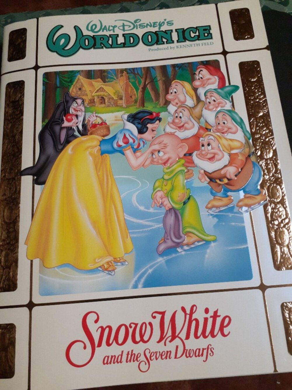 vtg Walt Disney's World on Ice Snow White and the seven dwarfs